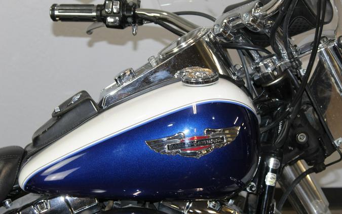 2006 Harley-Davidson® Softail® Deluxe G WHT/COBALT W/PINSTRIPE
