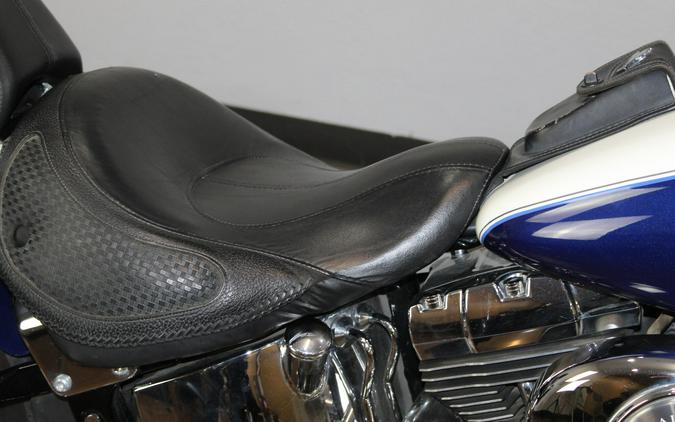 2006 Harley-Davidson® Softail® Deluxe G WHT/COBALT W/PINSTRIPE