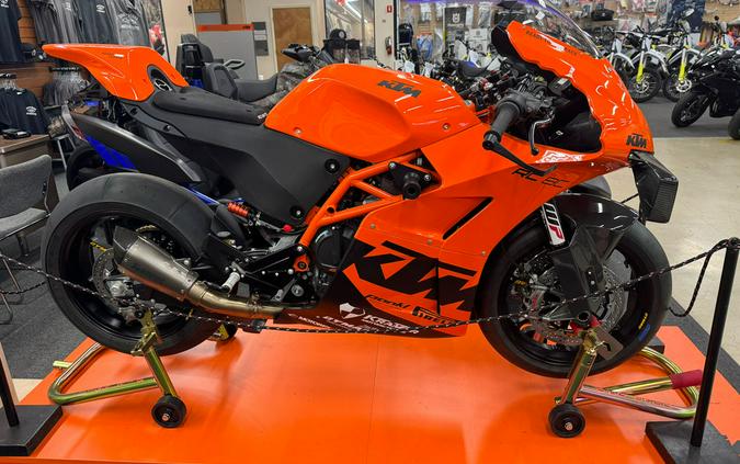 2022 KTM RC 8C