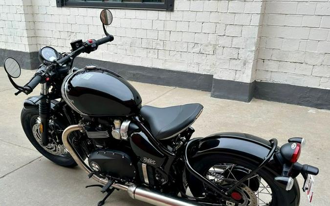 2024 Triumph Bonneville Bobber Jet Black/Ash Gray