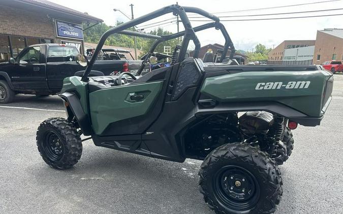 2023 Can-Am® Commander DPS 700