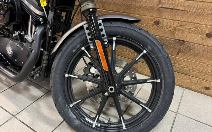 2016 Harley-Davidson® Iron 883™ Charcoal Denim XL883N