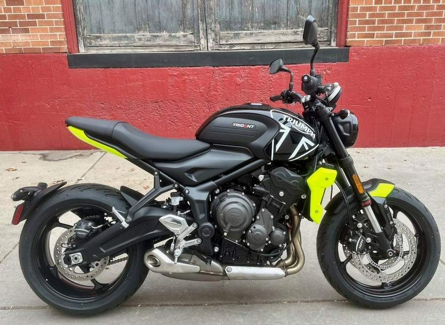 2024 Triumph Trident 660 Jet Black/Triumph Racing Yellow