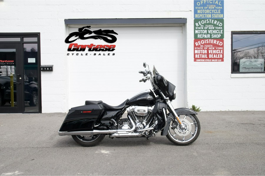 2012 Harley-Davidson® FLHXSE3 CVO Street Glide
