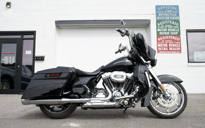 2012 Harley-Davidson® FLHXSE3 CVO Street Glide