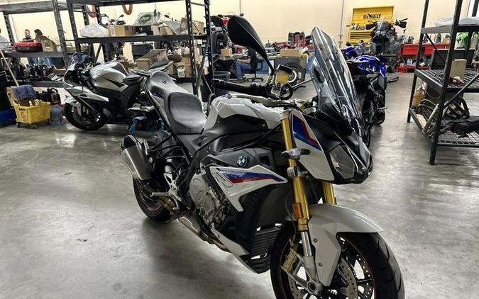 2020 BMW S 1000 R Light White / Racing Blue / Racing Red