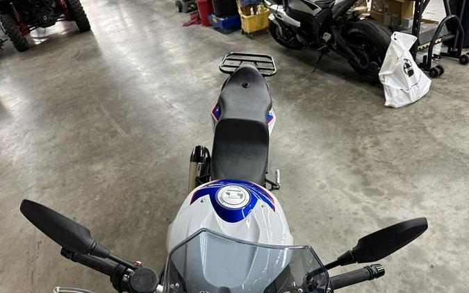 2020 BMW S 1000 R Light White / Racing Blue / Racing Red