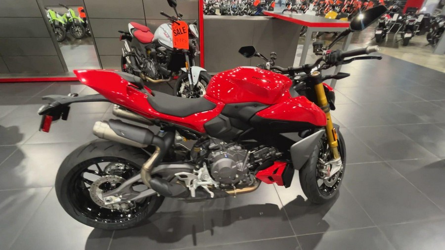 2026 Ducati PANIGALE V2 S 896