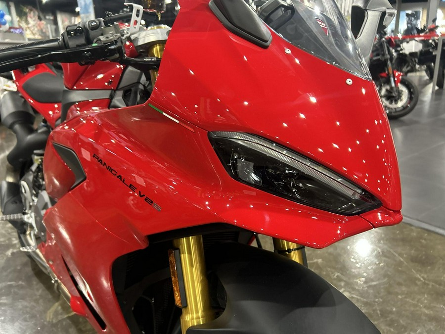 2026 Ducati PANIGALE V2 S 896