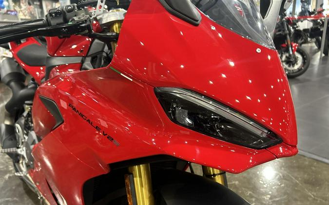 2026 Ducati PANIGALE V2 S 896