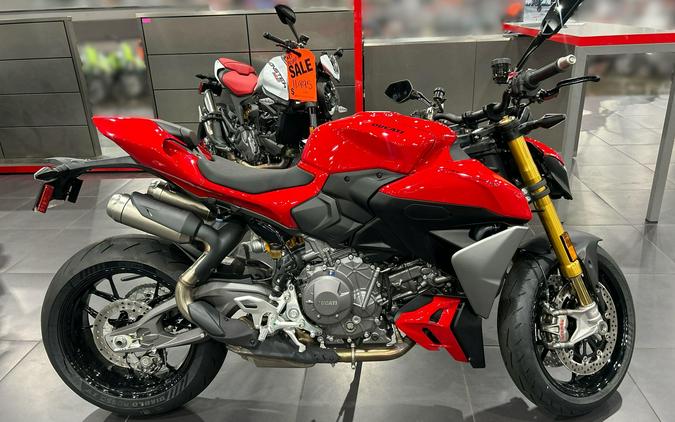 2026 Ducati PANIGALE V2 S 896