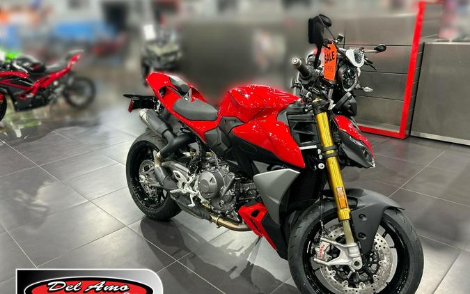 2026 Ducati PANIGALE V2 S 896