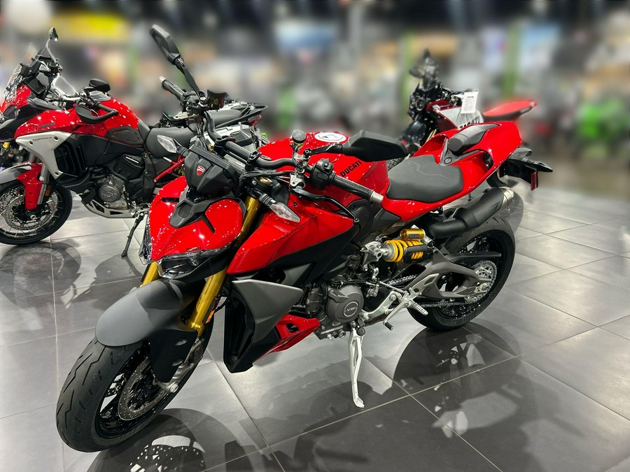 2026 Ducati PANIGALE V2 S 896