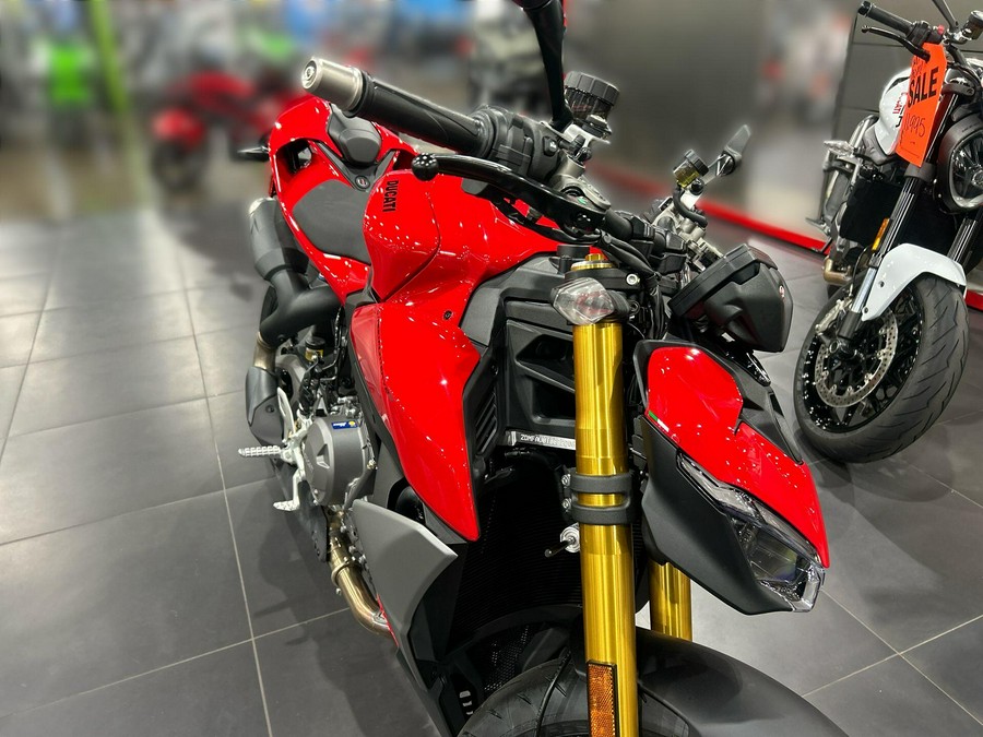 2026 Ducati PANIGALE V2 S 896