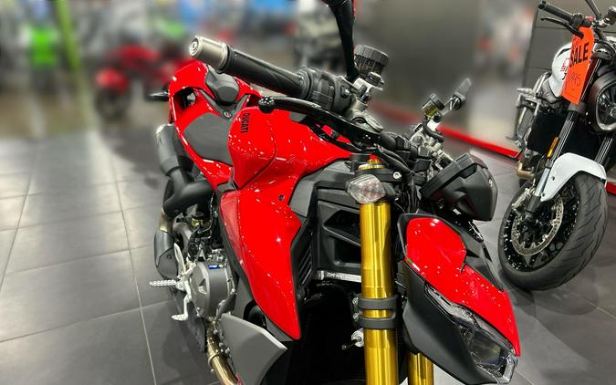 2026 Ducati PANIGALE V2 S 896