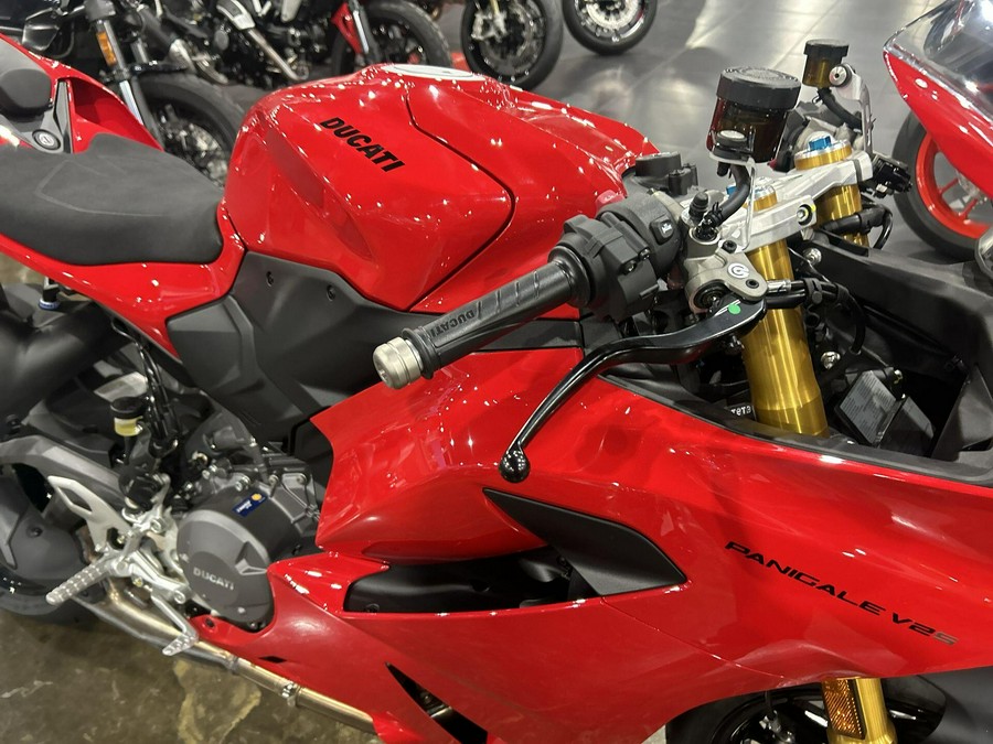 2026 Ducati PANIGALE V2 S 896