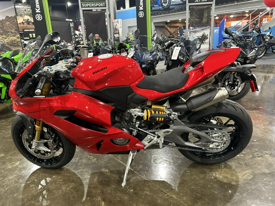 2026 Ducati PANIGALE V2 S 896