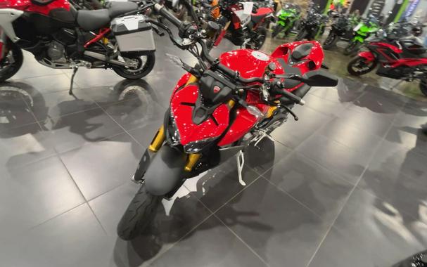 2026 Ducati PANIGALE V2 S 896