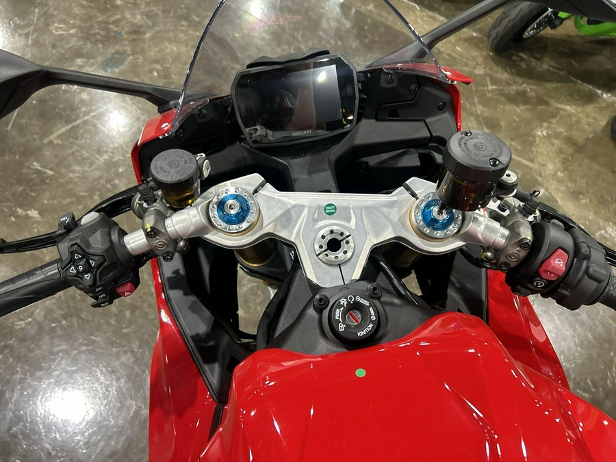 2026 Ducati PANIGALE V2 S 896