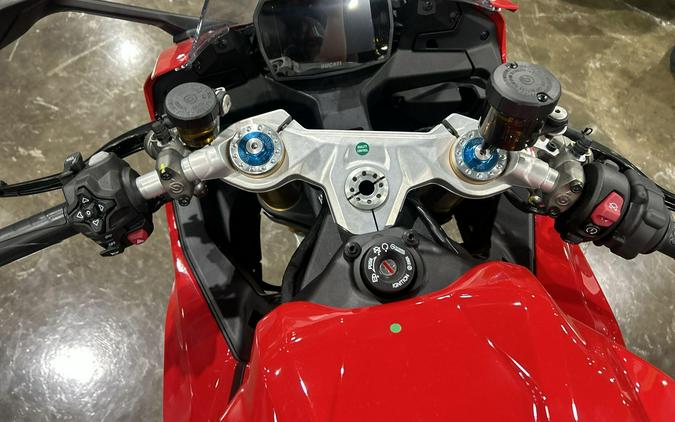 2026 Ducati PANIGALE V2 S 896