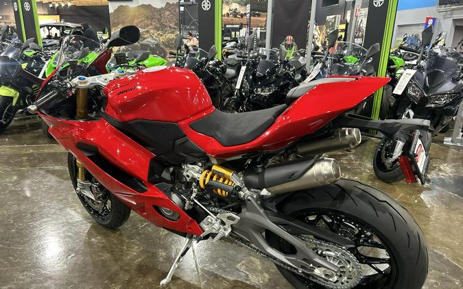 2026 Ducati PANIGALE V2 S 896