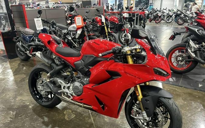 2026 Ducati PANIGALE V2 S 896