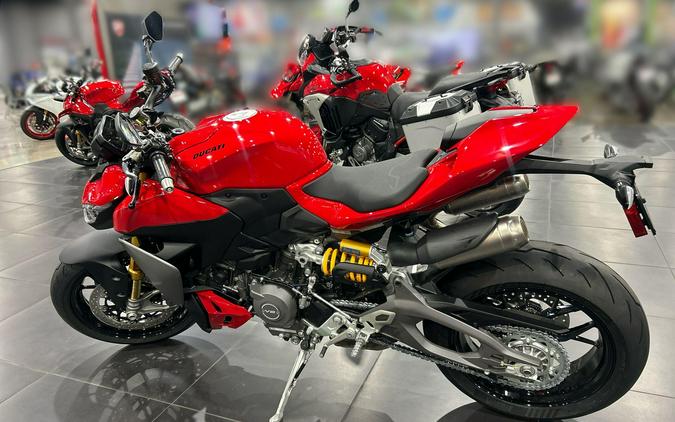 2026 Ducati PANIGALE V2 S 896