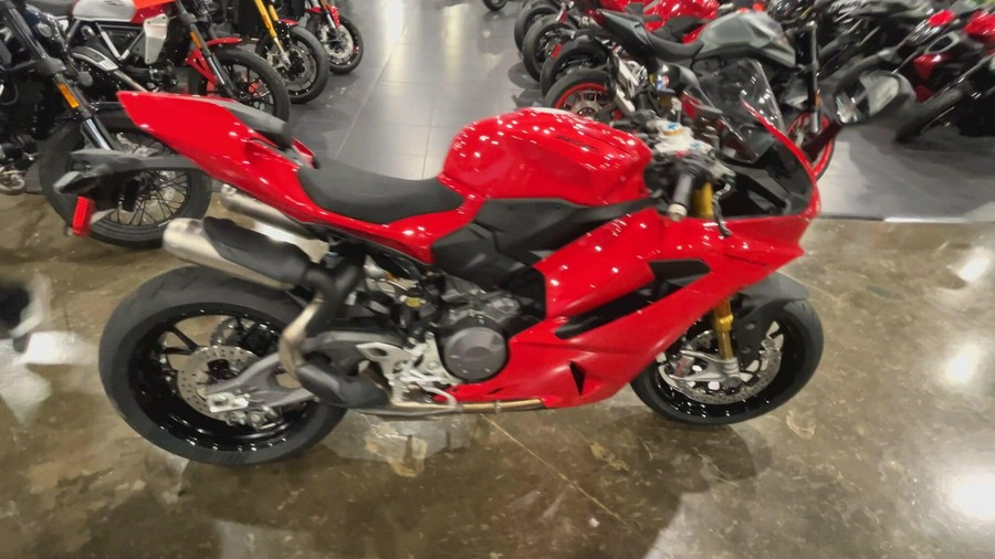 2026 Ducati PANIGALE V2 S 896