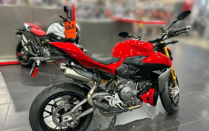 2026 Ducati PANIGALE V2 S 896