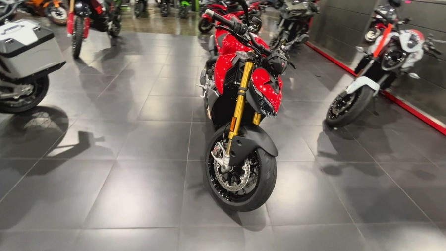 2026 Ducati PANIGALE V2 S 896