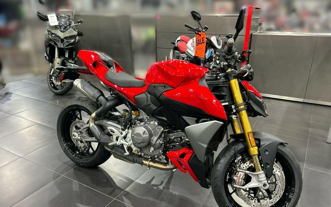 2026 Ducati PANIGALE V2 S 896