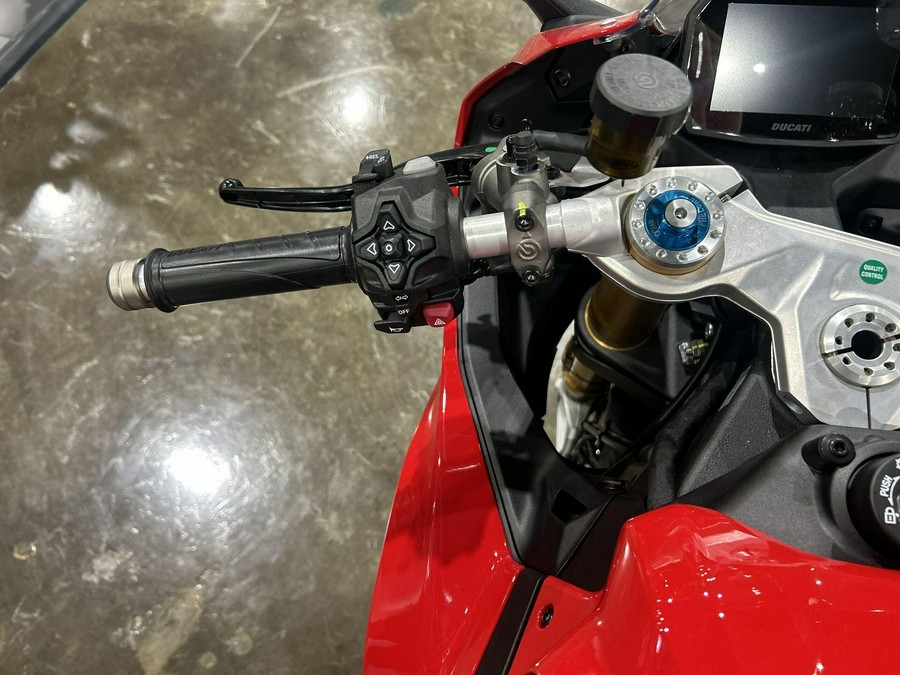 2026 Ducati PANIGALE V2 S 896