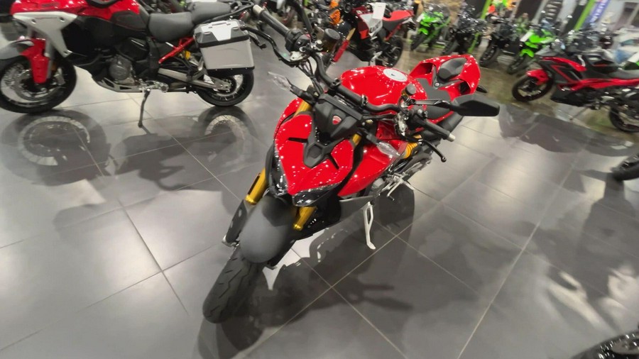 2026 Ducati PANIGALE V2 S 896