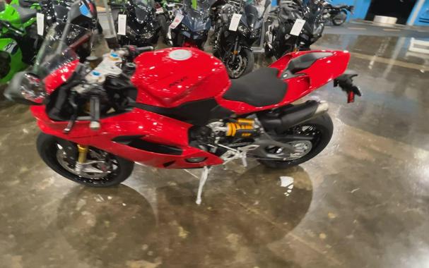 2026 Ducati PANIGALE V2 S 896