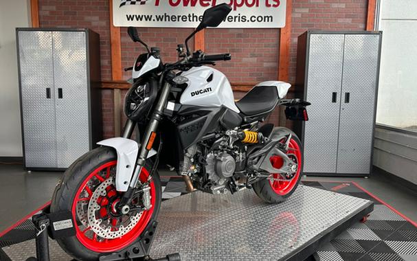 2026 Ducati MONSTER 896