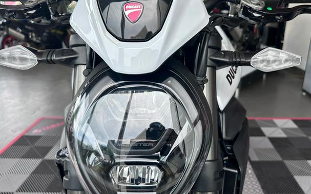 2026 Ducati MONSTER 896
