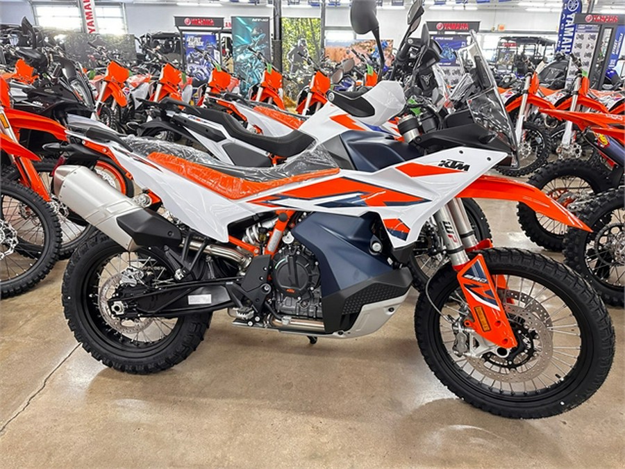 2024 KTM Adventure 890 R