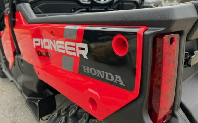 2023 Honda Pioneer 1000-6 Deluxe Crew