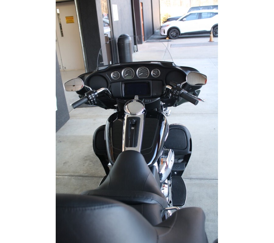 2024 Harley-Davidson Tri Glide Ultra Vivid Black