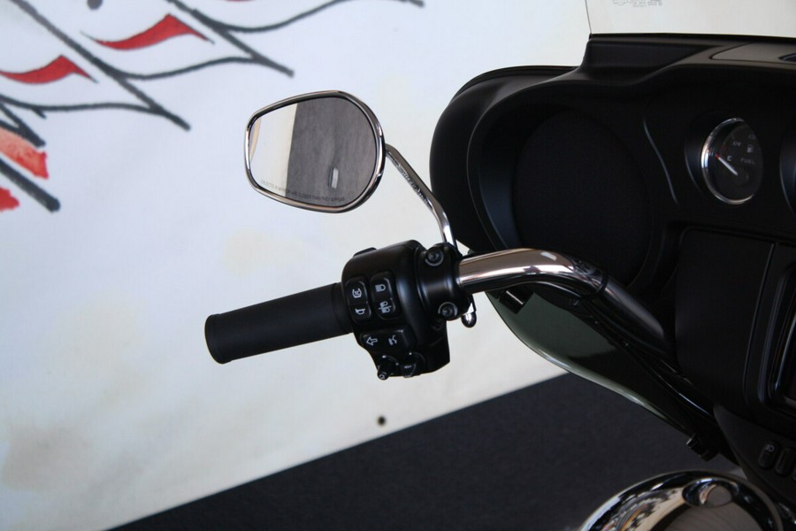 2024 Harley-Davidson Tri Glide Ultra Vivid Black