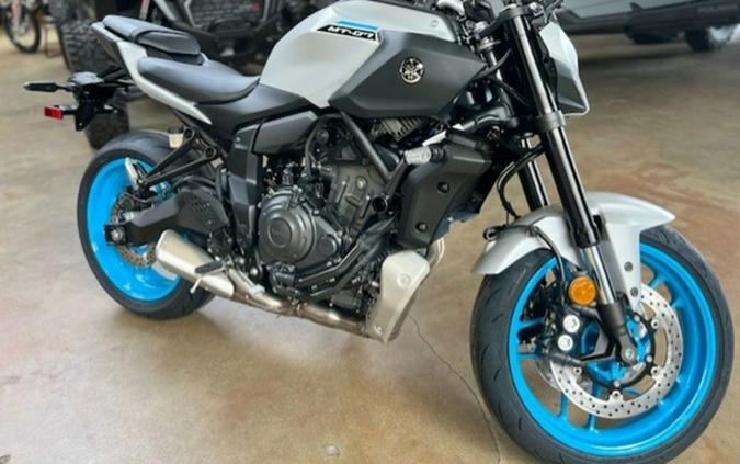 2025 Yamaha MT-07 07