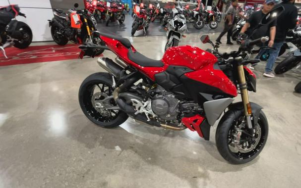 2026 Ducati STREETFIGHTER V2 896