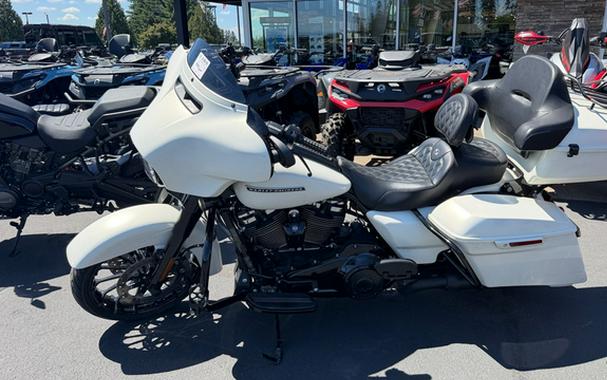 2018 Harley-Davidson Street Glide FLHXS Special