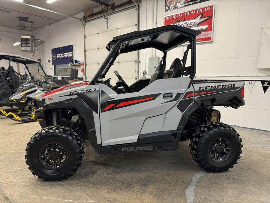 2025 Polaris® General 1000 Sport