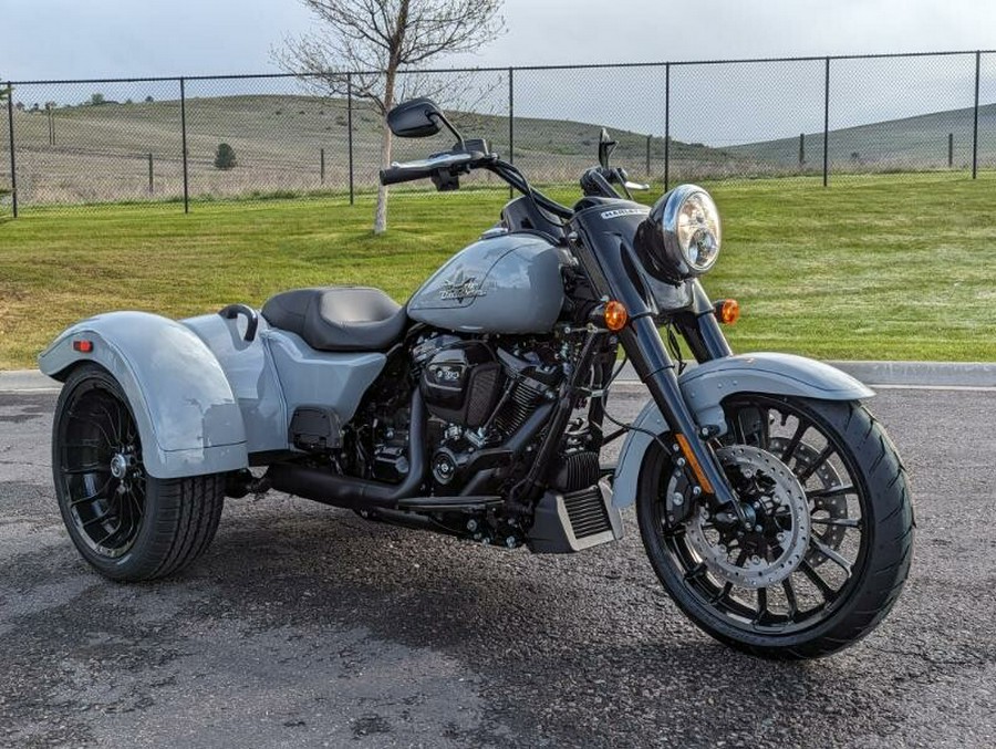 2024 Harley-Davidson Freewheeler Billiard Gray