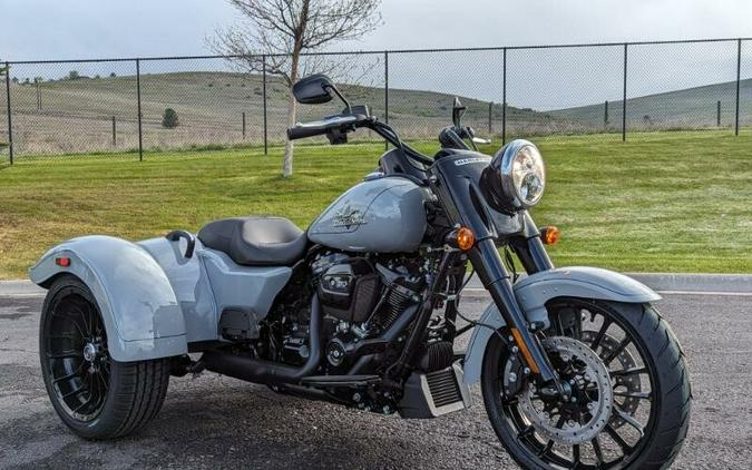 2024 Harley-Davidson Freewheeler Billiard Gray