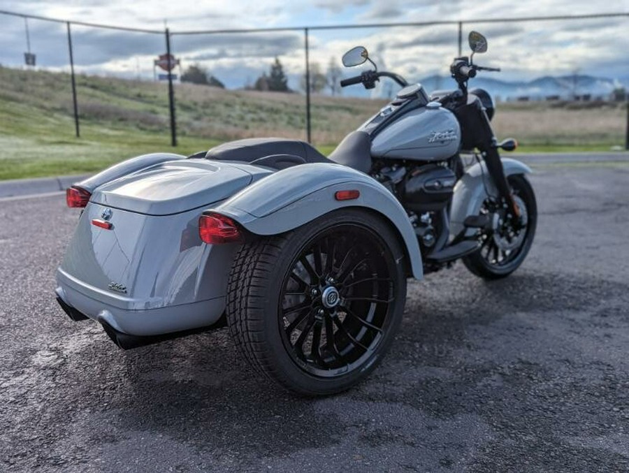 2024 Harley-Davidson Freewheeler Billiard Gray