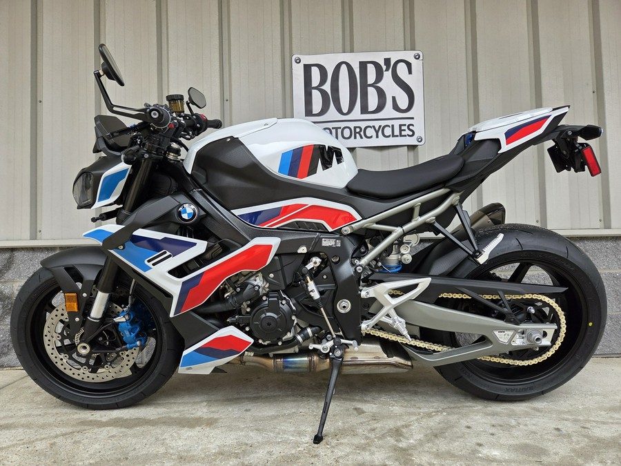 2026 BMW M 1000 R