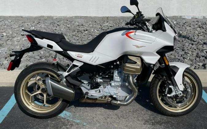 2023 Moto Guzzi V100 Mandello