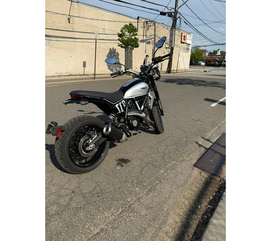 2024 Ducati Scrambler Icon